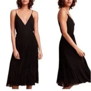 Aritzia Wilfred Beaune Pleated Wrap
Midi  Dress in Black Sz Small